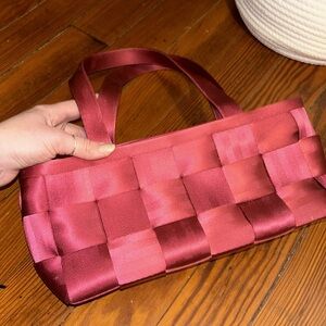 Harvey’s Seatbelt Bag